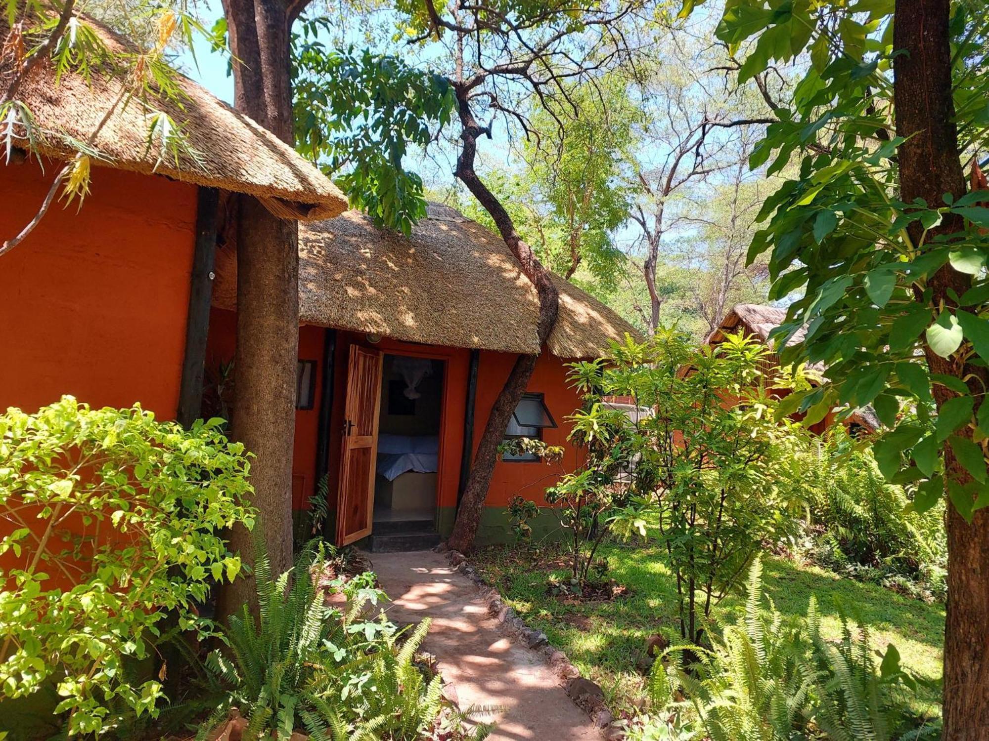 Victoria Falls Backpackers Lodge Экстерьер фото