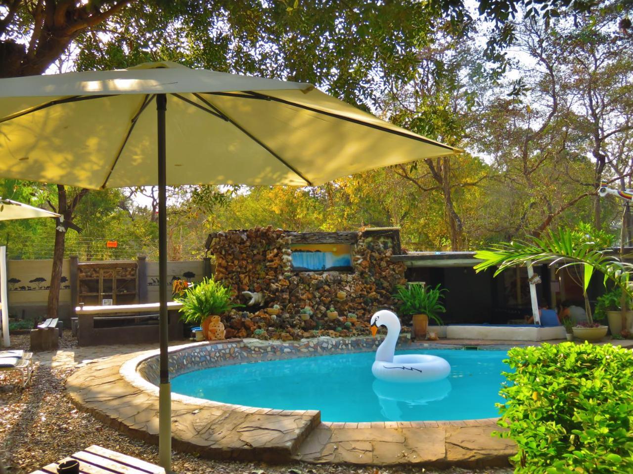 Victoria Falls Backpackers Lodge Экстерьер фото